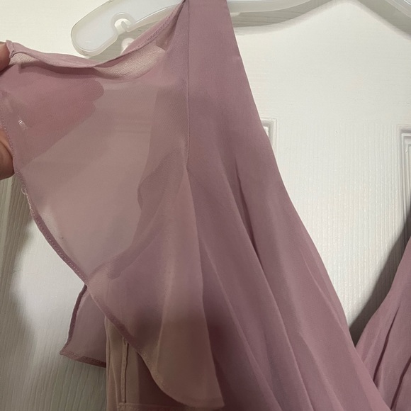 Dress on DB’s website is: dress with flutter sleeve full skirt. Size 6 - Picture 4 of 9